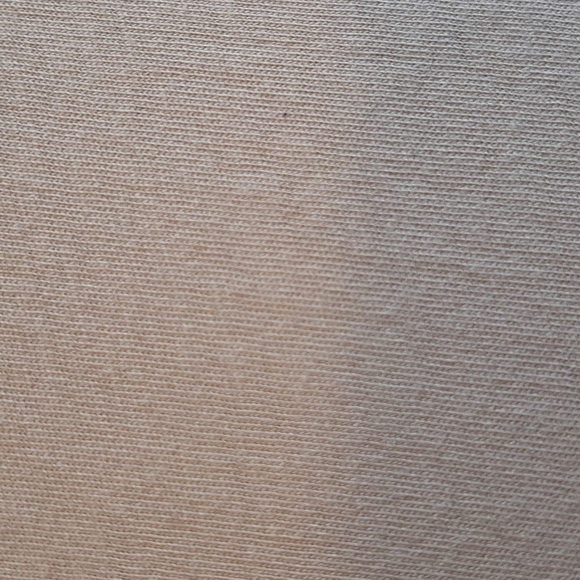 H & M Short sleeve t-shirt. Medium Tanish/pinkish colour. Round … - Picture 3 of 7